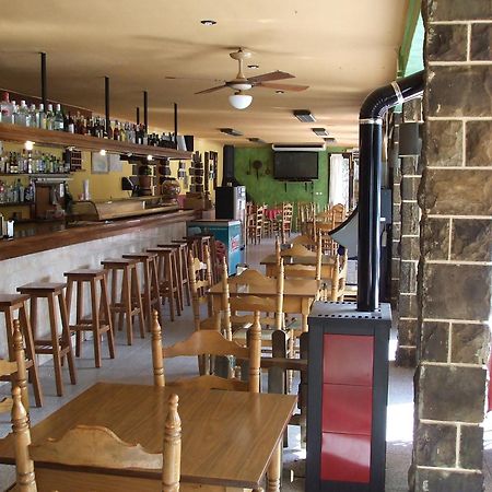 Hostal Mont-Rock Montagut Экстерьер фото