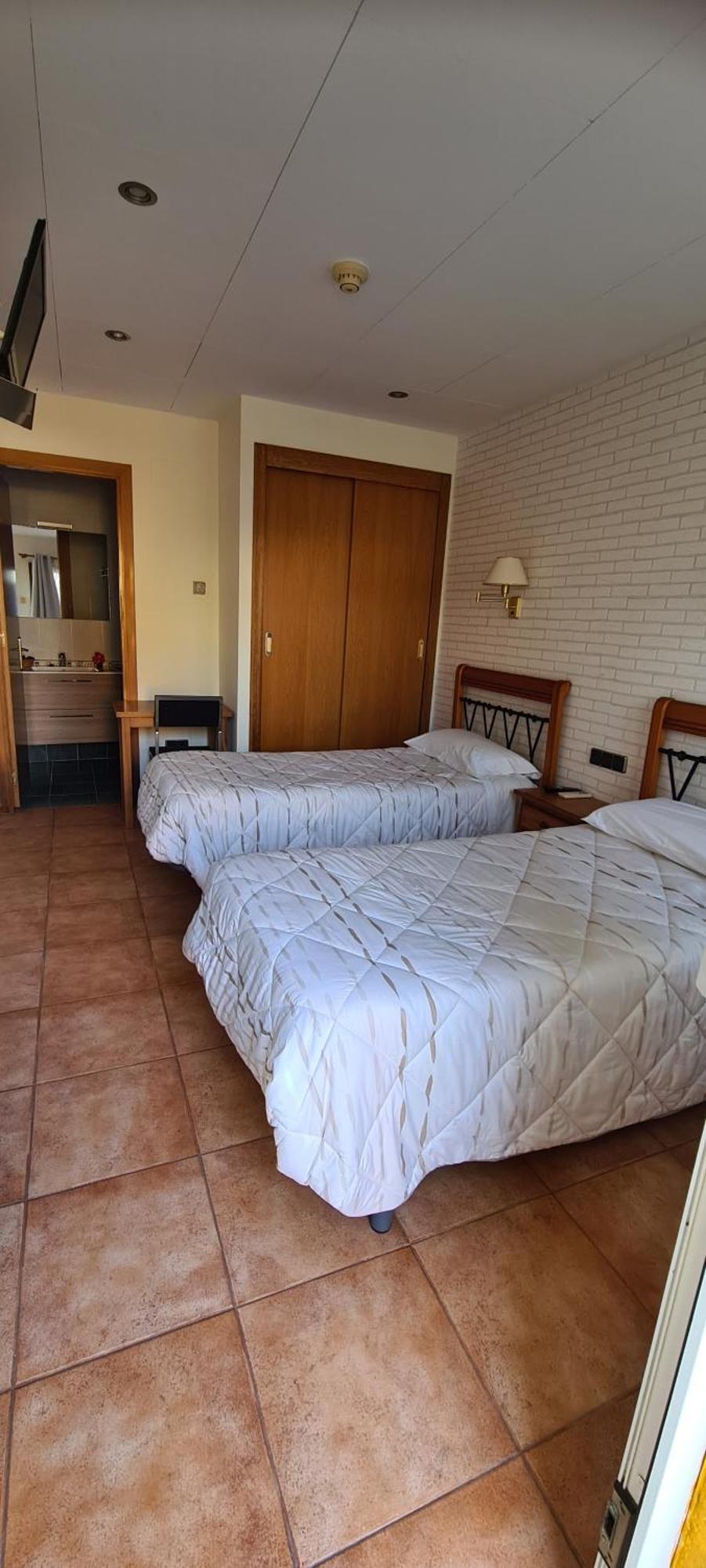 Hostal Mont-Rock Montagut Экстерьер фото