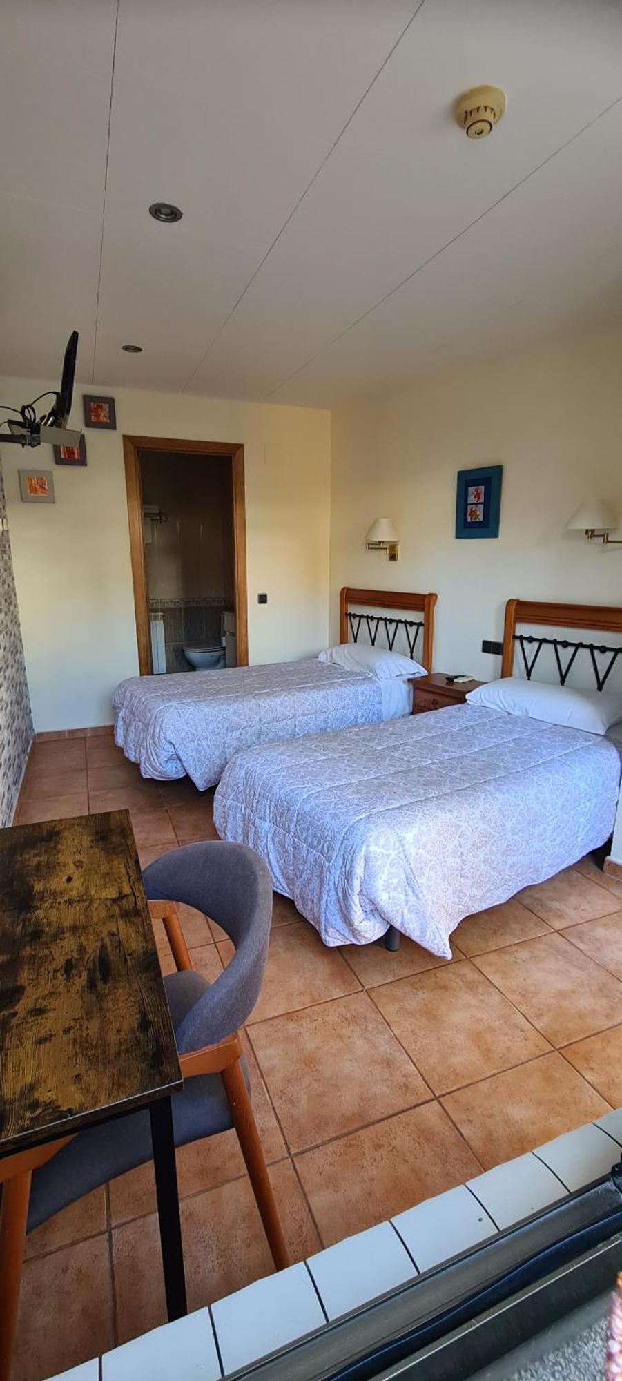Hostal Mont-Rock Montagut Экстерьер фото