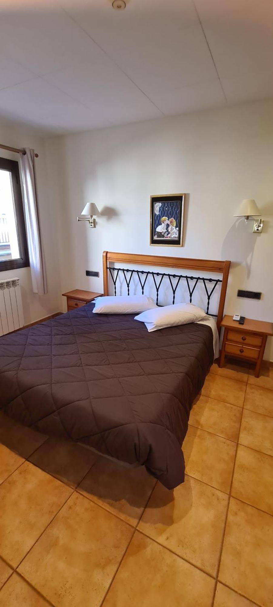 Hostal Mont-Rock Montagut Экстерьер фото